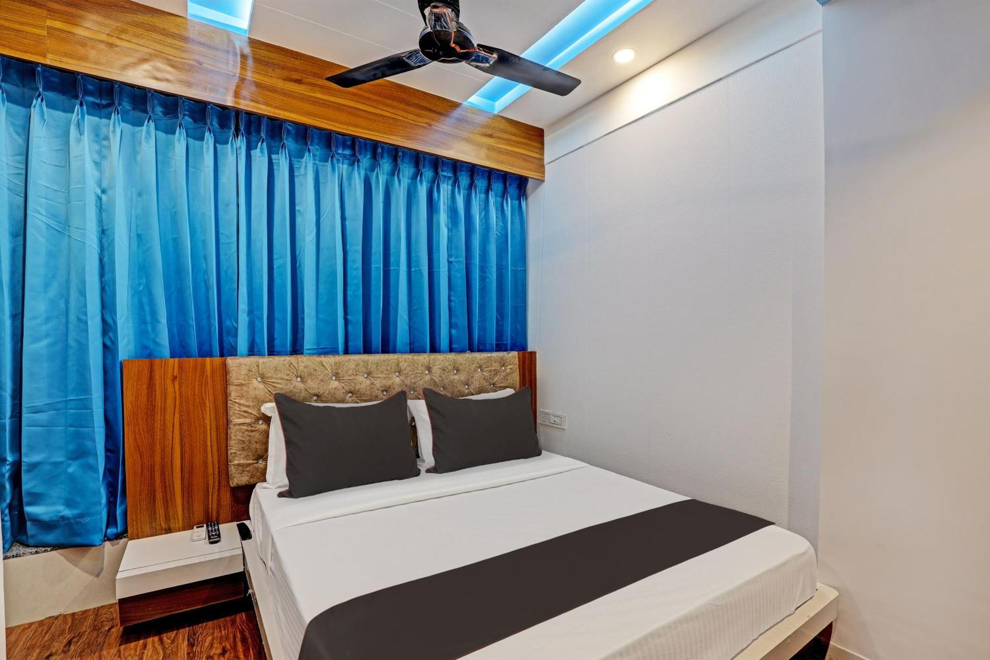 Collection O Hotel Swarg Surat Exterior foto